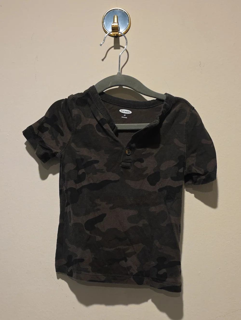 Old Navy Black & Charcoal Camo Short Sleeve Henley Tee 2t